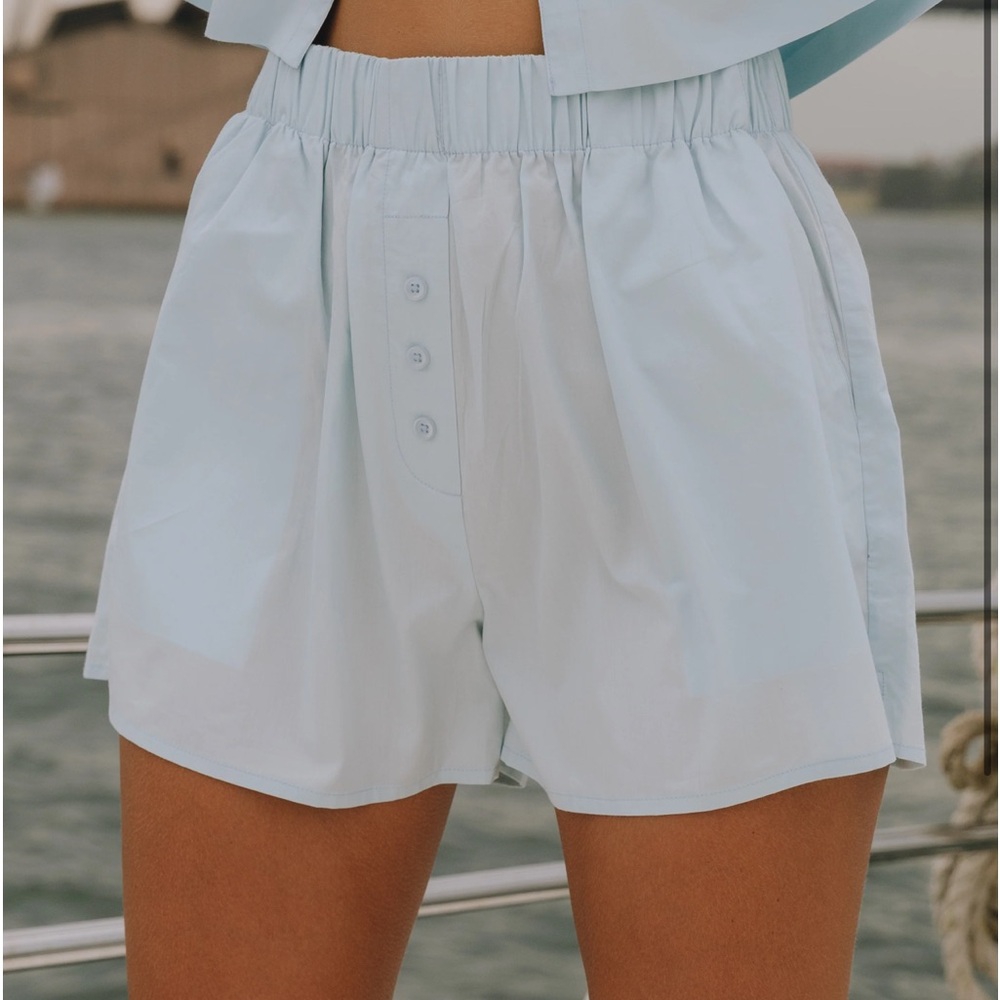 daily drills poplin shorts in light blue